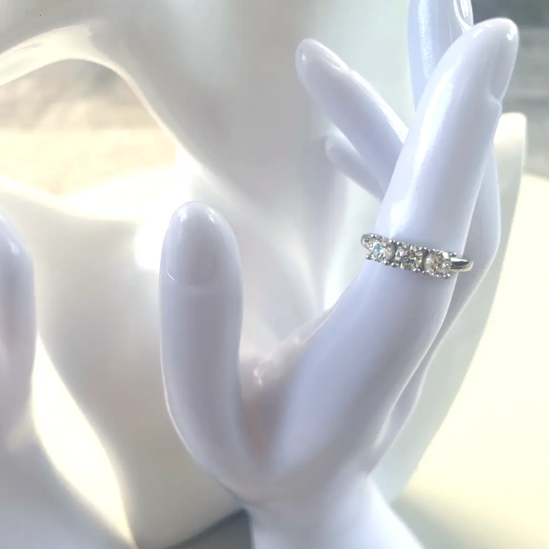 Anello Argento 925 Donna | Trilogy Tre Pietre Zirconi Bianchi | Fidanzamento - immagine 5