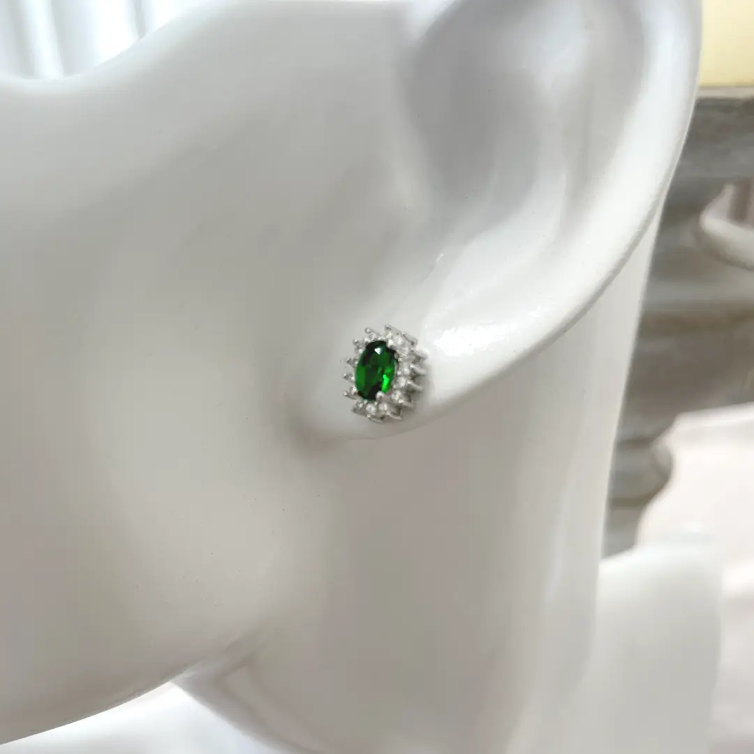 Orecchini Argento 925 Donna | Ovale Pietra Verde Smeraldo | Halo Zirconi | Bottone Lobo - immagine 4